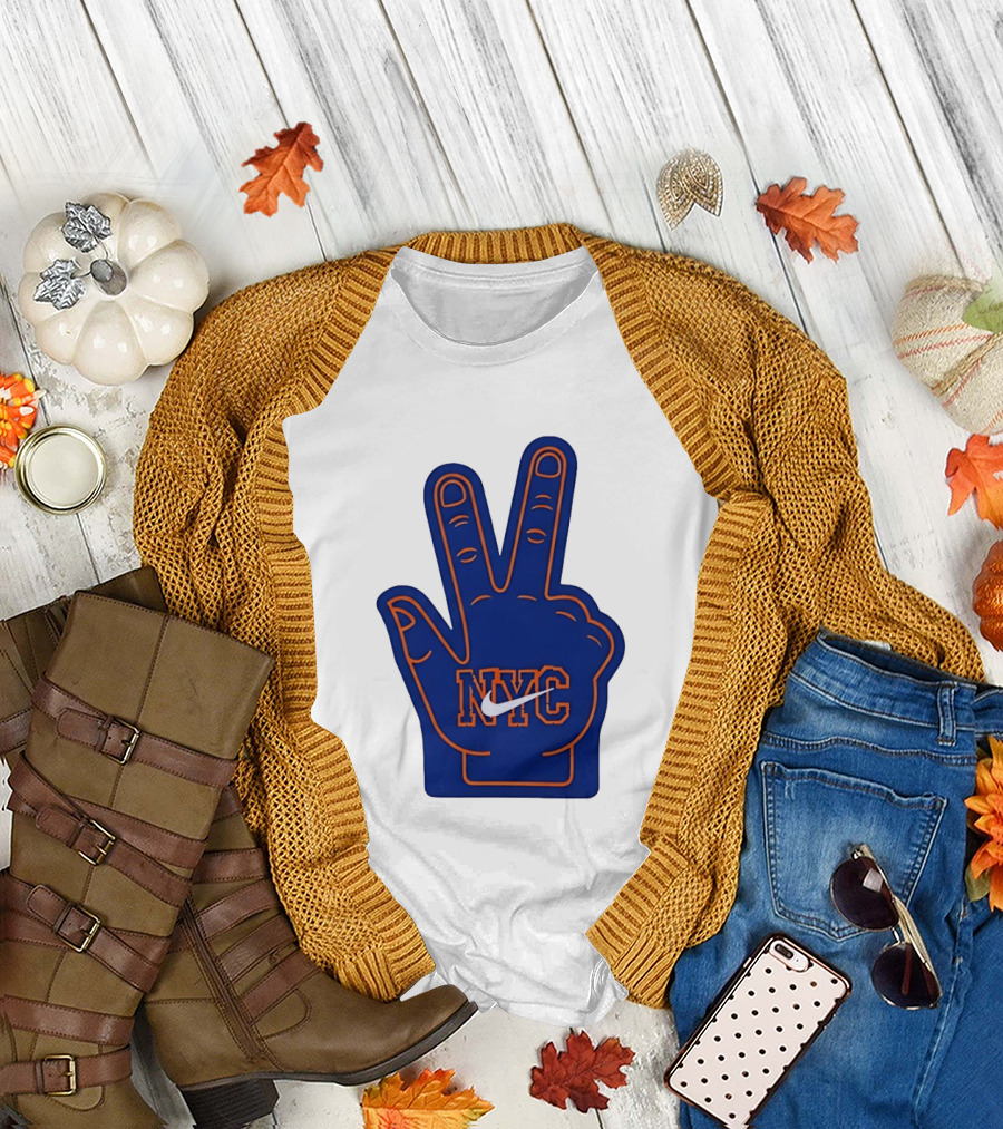NYC Foam Finger Peace Sign New York Knicks Basketball T-Shirt