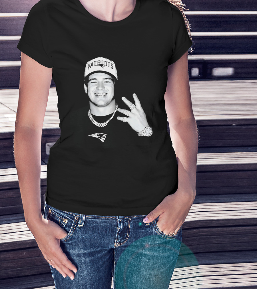 Drake Maye Patriots Cap Rings And Necklace T-Shirt