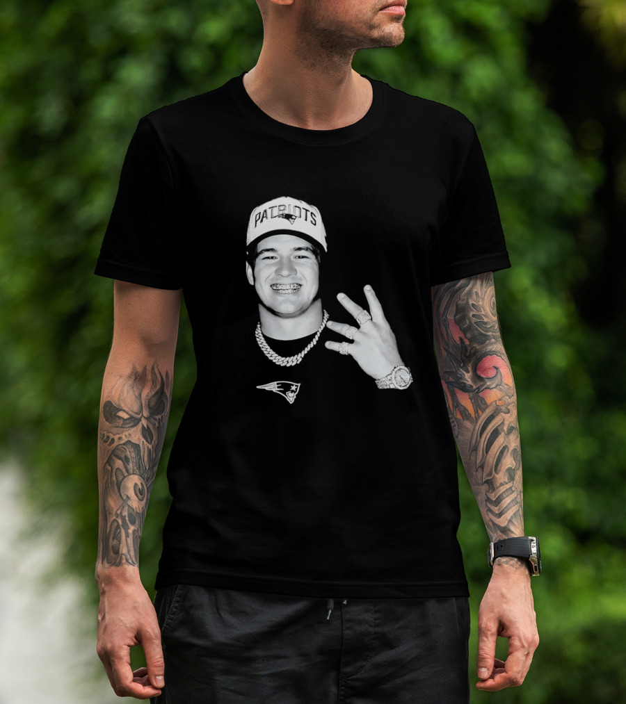 Drake Maye Patriots Cap Rings And Necklace T-Shirt