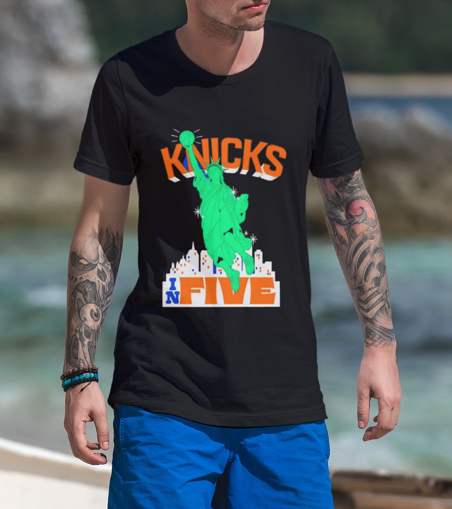 Knicks Statue Of Liberty Dunk In Five Basketball Cartoon Skyline T-Shirt