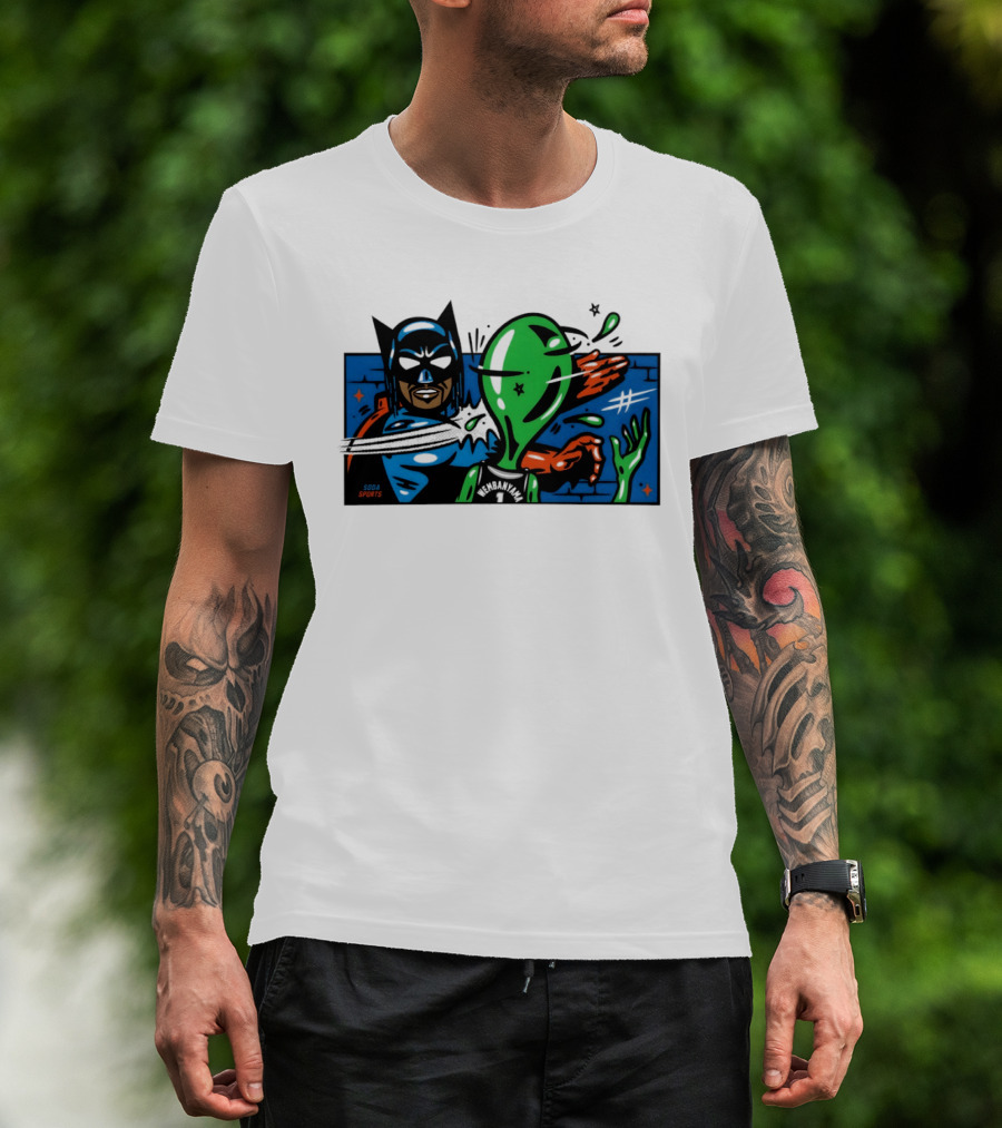 Batman Slapping Alien Knicks Beat Spurs NBA Final 2026 Soda Sports T-Shirt
