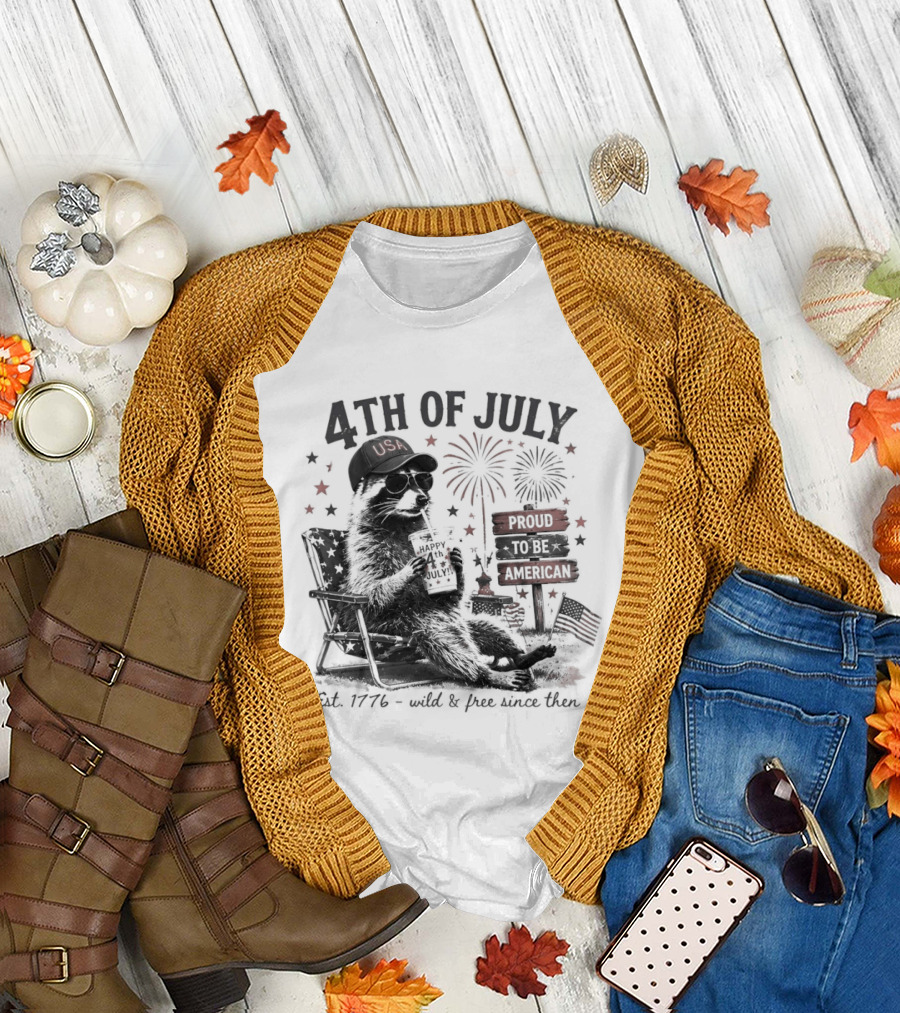 4th of July Raccoon USA Hat Sunglasses Proud to Be American Est 1776 T-Shirt
