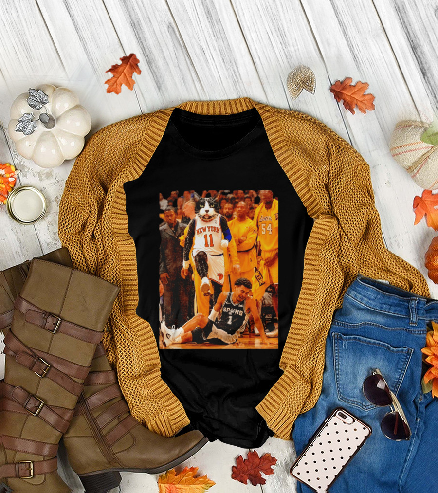 New York Knicks 11 Cat Dunks on Spurs Player Victor Wembanyama with Crowd and Lakers Players T-Shirt