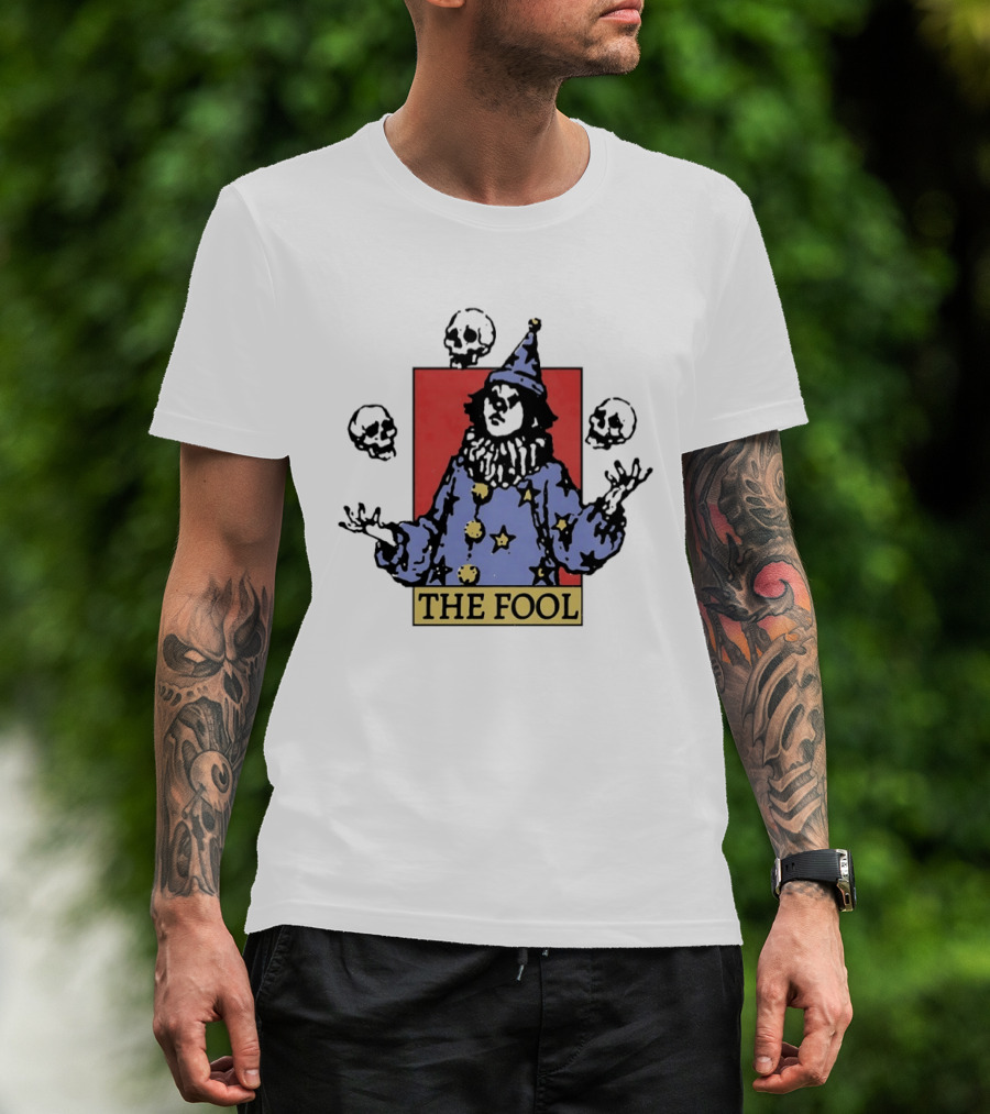 The Fool Juggling Skulls Tarot Style Wizard Hat And Stars T-Shirt