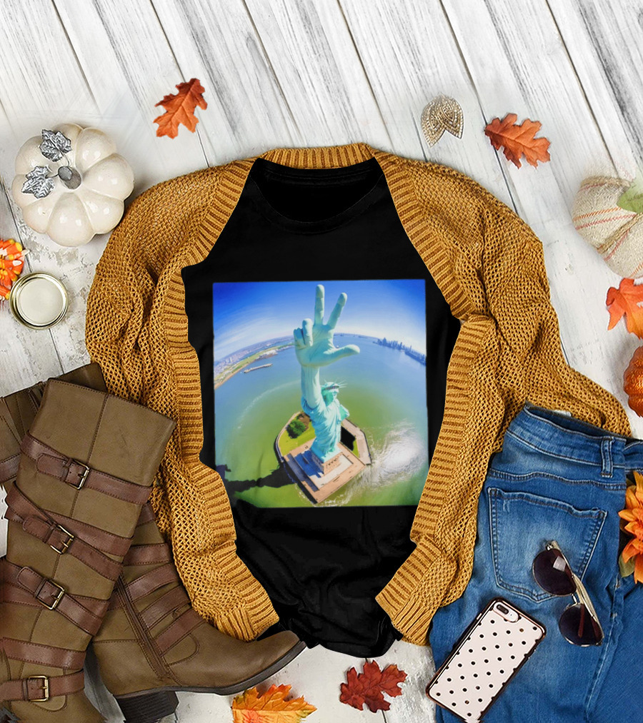 Jalen Brunson Statue Of Liberty Victory Gesture Photo T-Shirt