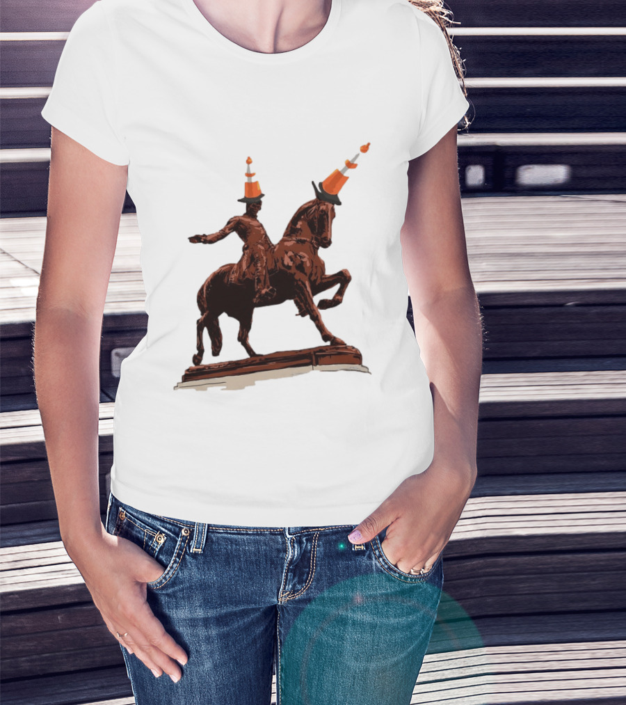Duke Of Wellington Statue Cone Hat Glasgow Scottish T-Shirt