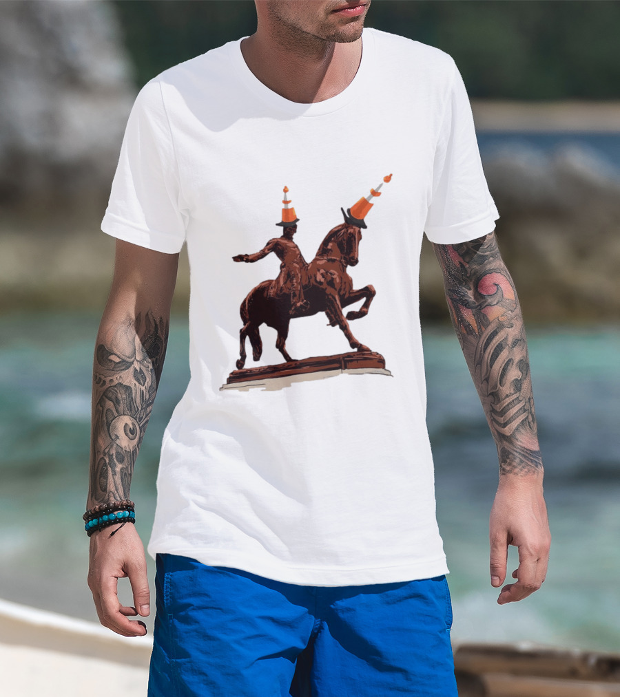 Duke Of Wellington Statue Cone Hat Glasgow Scottish T-Shirt