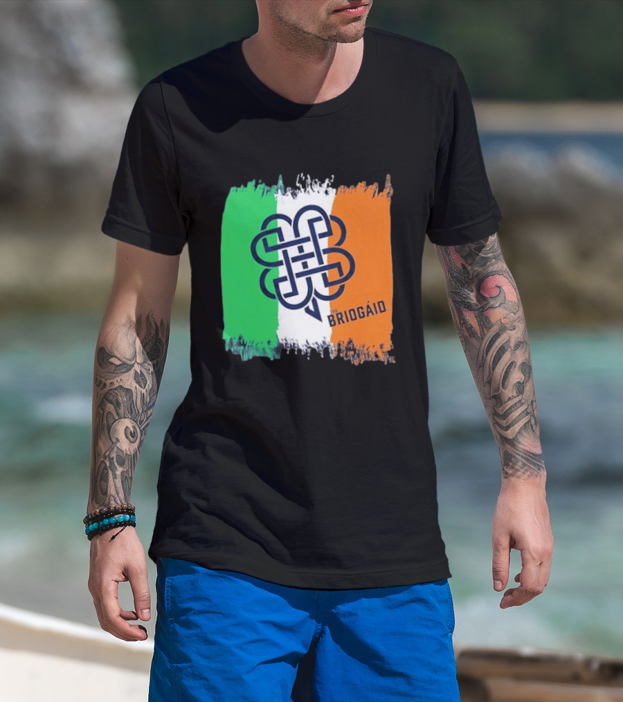 The Briogáid Celtic Knot Irish Flag T-Shirt