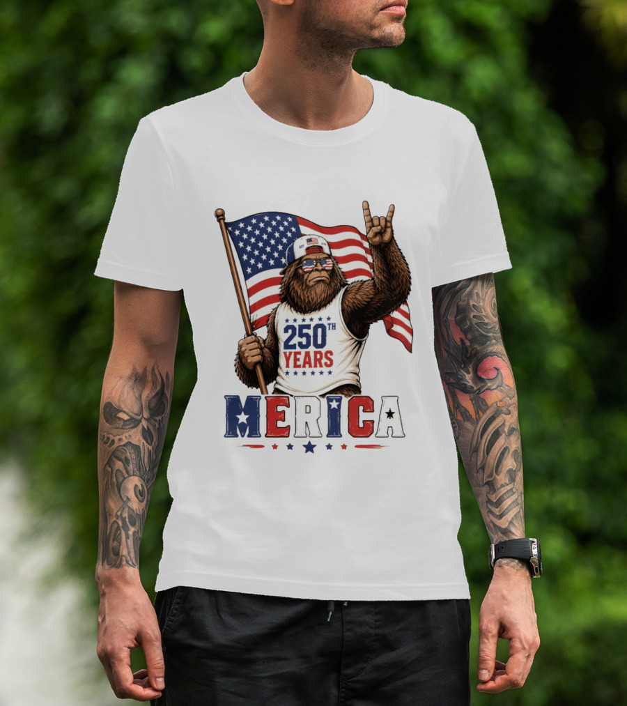 250th Years Bigfoot Merica American Flag 4th Of July Patriotic Independence Day T-Shirt