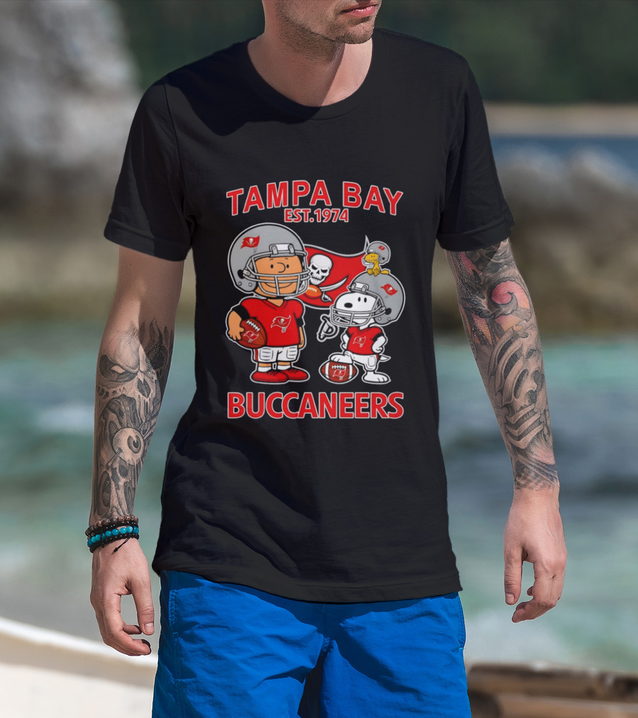 Tampa Bay Buccaneers Snoopy And Charlie Brown EST 1974 T-Shirt