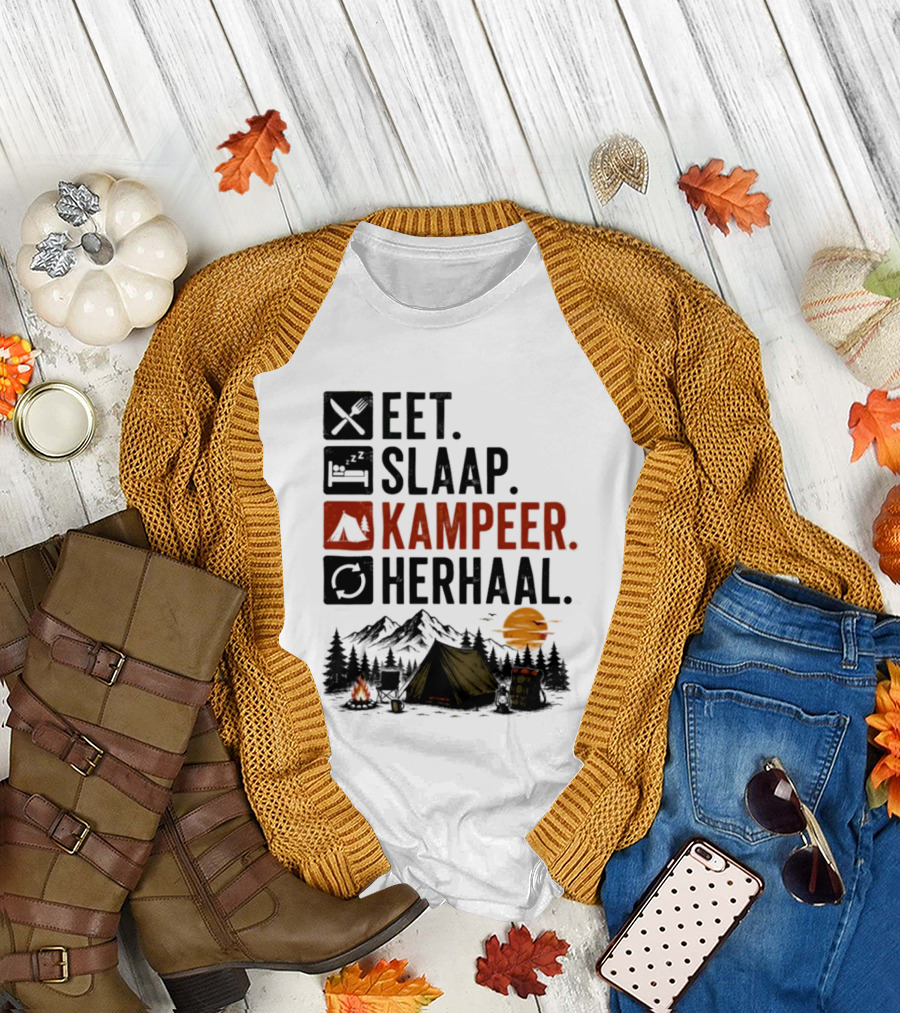 Eet Slaap Kampeer Herhaal Camping Tent Mountains Campfire Sunset T-Shirt
