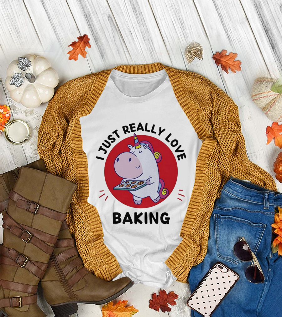 I Just Really Love Baking Unicorn Holding Tray T-Shirt