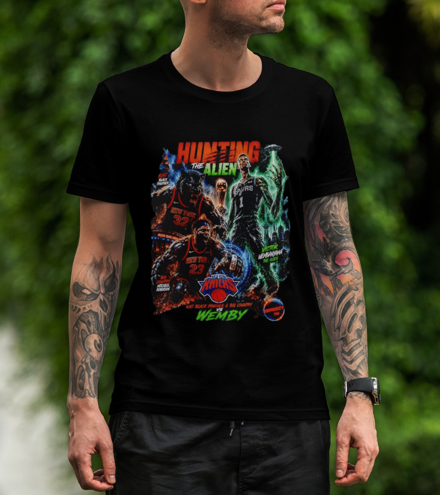 Hunting The Alien KAT Black Panther New York Knicks Mitchell Robinson Vs Wemby Victor Wembanyama T-Shirt