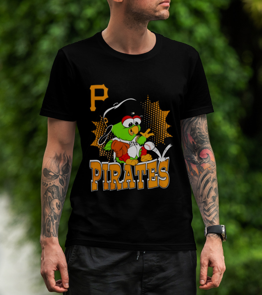 P Pittsburgh Pirates MLB Team Parrot Baseball T-Shirt