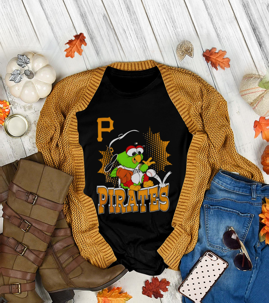 P Pittsburgh Pirates MLB Team Parrot Baseball T-Shirt
