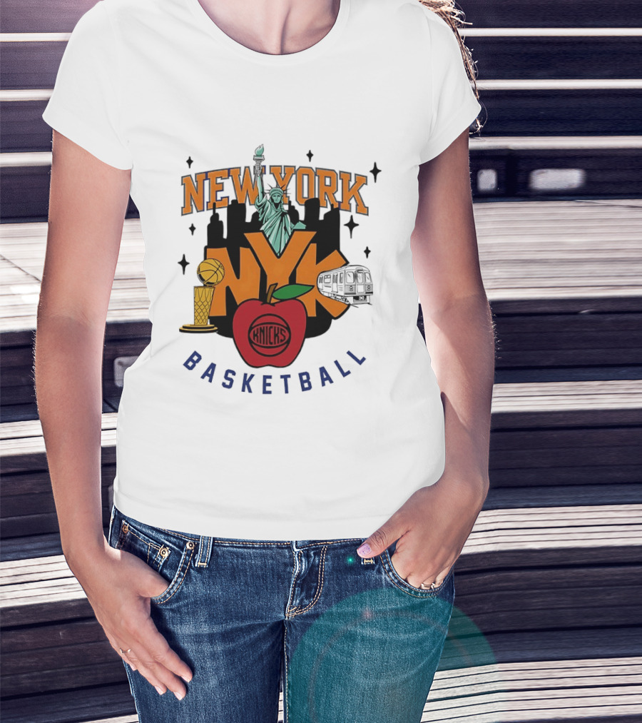New York Knicks NYK Big Apple Basketball Statue Subway Skyline T-Shirt