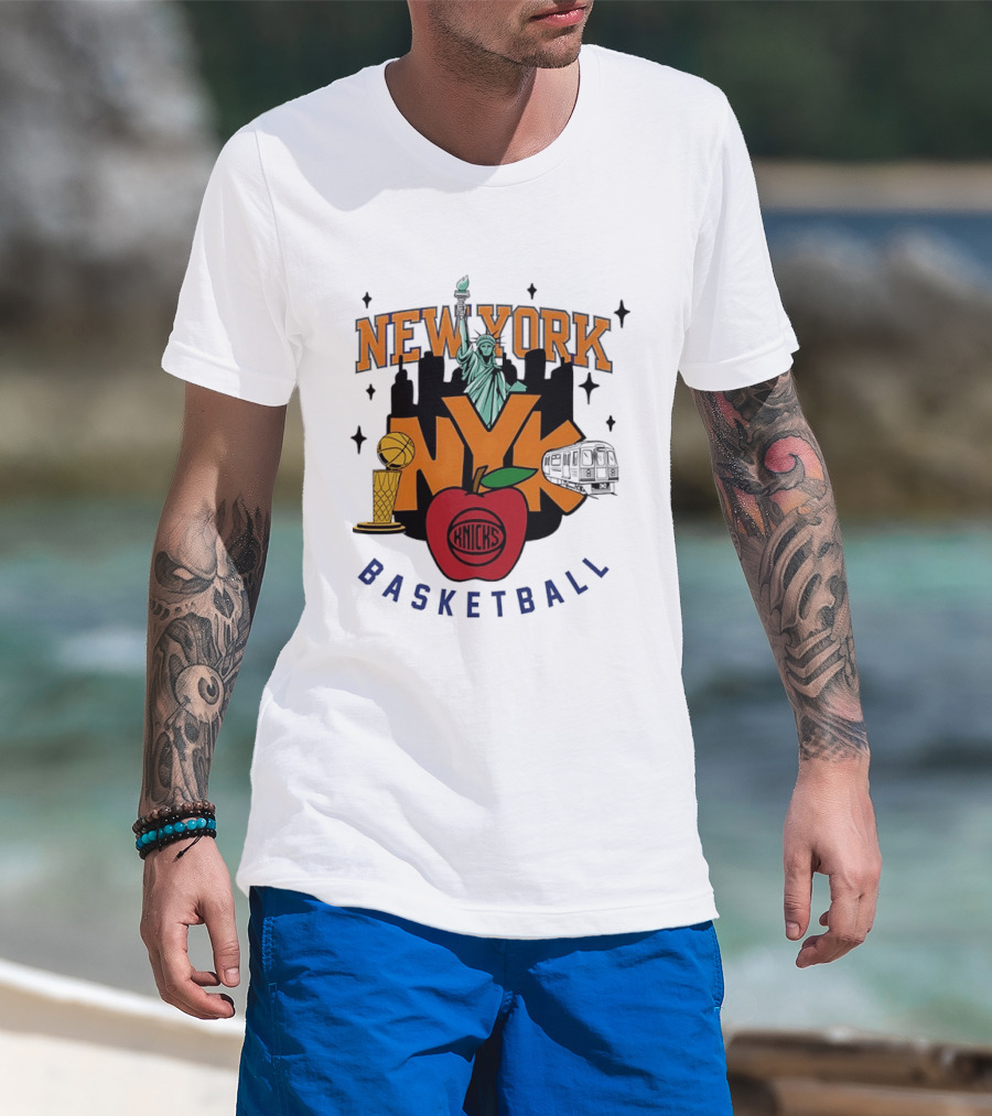 New York Knicks NYK Big Apple Basketball Statue Subway Skyline T-Shirt