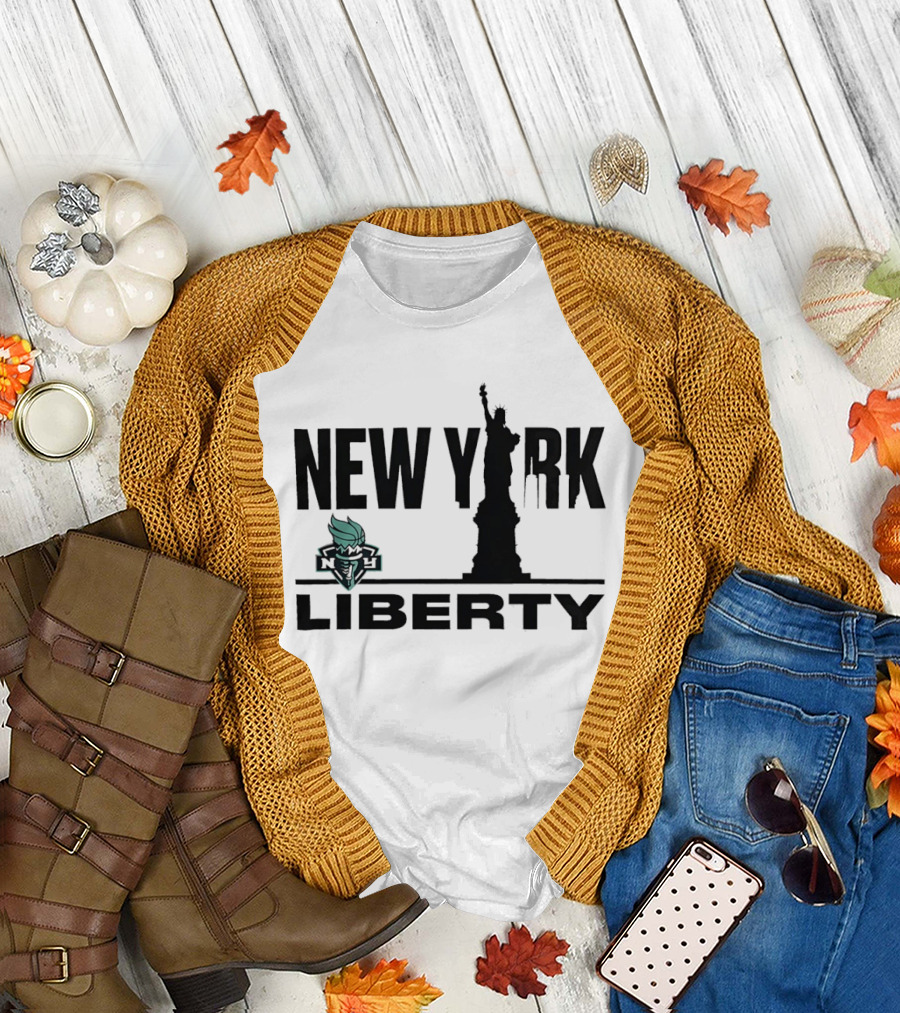 New York Liberty WNBA Basketball Statue of Liberty Skyline T-Shirt