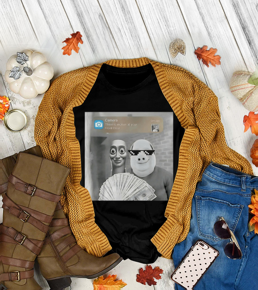 Camera There Is Motion at Your Front Door Meme Pig Mask and Funny Faceувель� T-Shirt