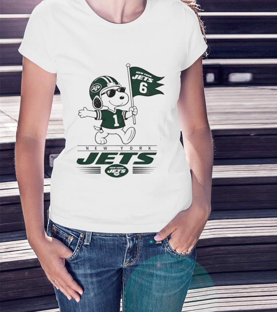 Snoopy Peanuts New York Jets Football 6 1 T-Shirt
