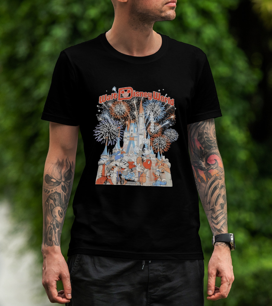 Walt Disney World Castle Fireworks Mickey Minnie Goofy T-Shirt