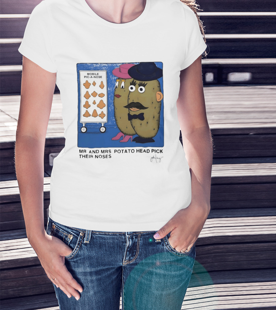Mobile Pic A Nose Mr And Mrs Potato Head Pick Their Noses T-Shirt