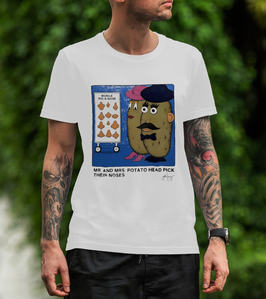 Mobile Pic A Nose Mr And Mrs Potato Head Pick Their Noses T-Shirt