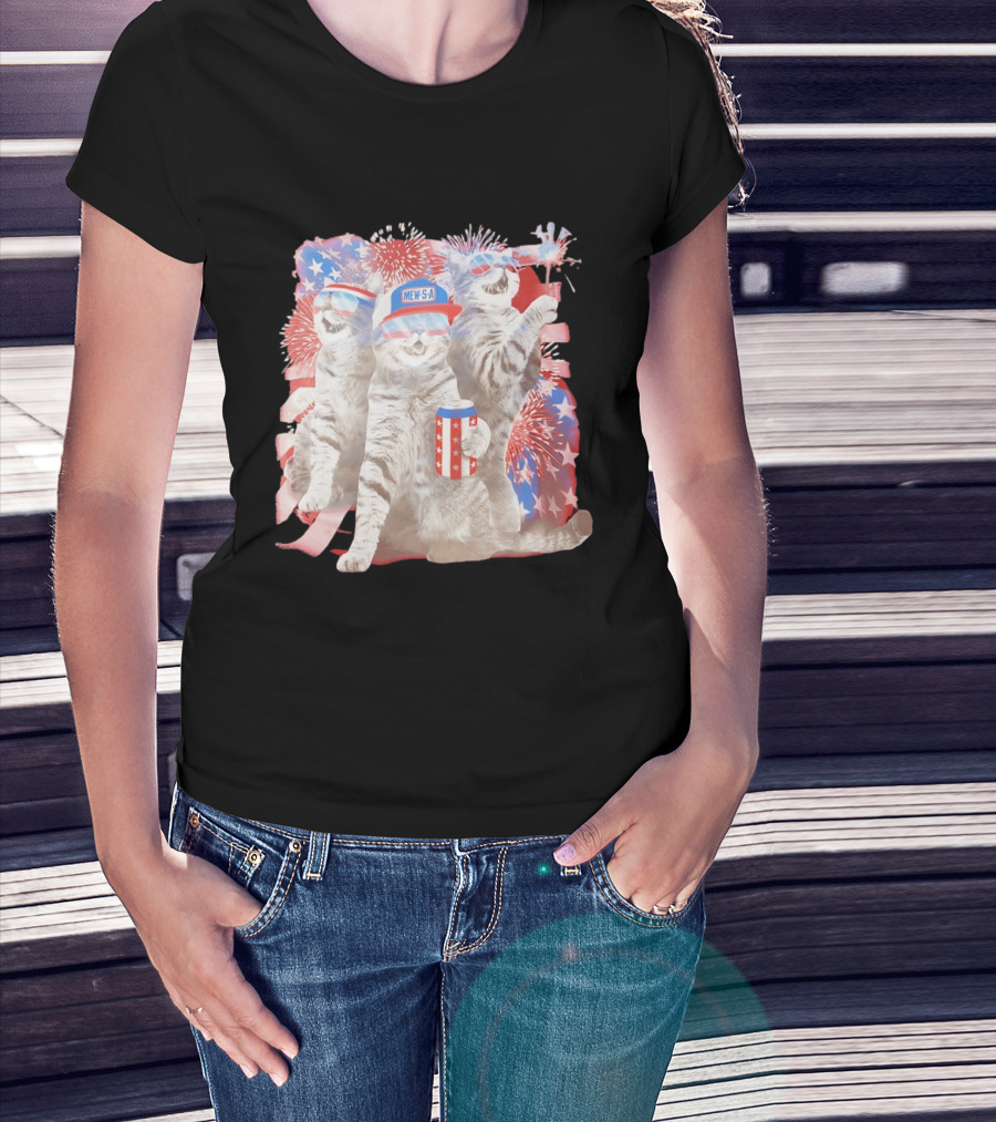 Mew's A Patriotic American Flag Cats Fireworks Party Animal Holiday USA T-Shirt
