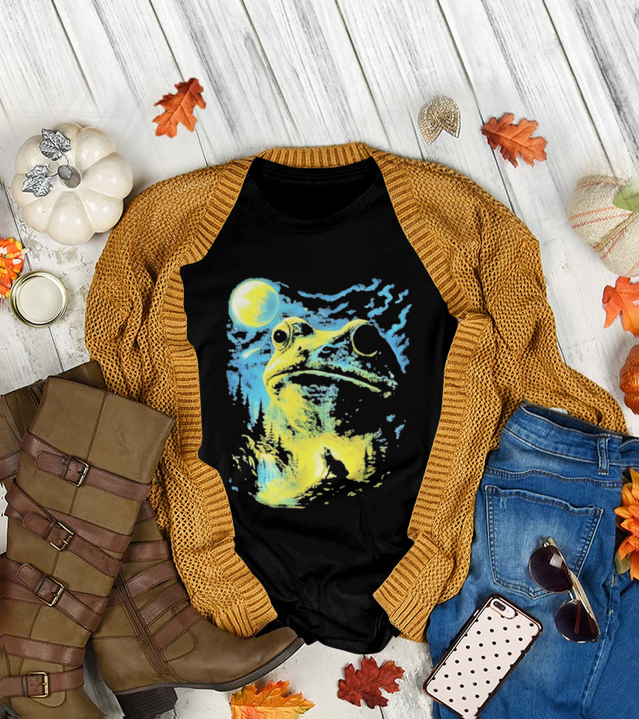 Howling Wolf Frog Moon Night Scene Surreal Fantasy T-Shirt