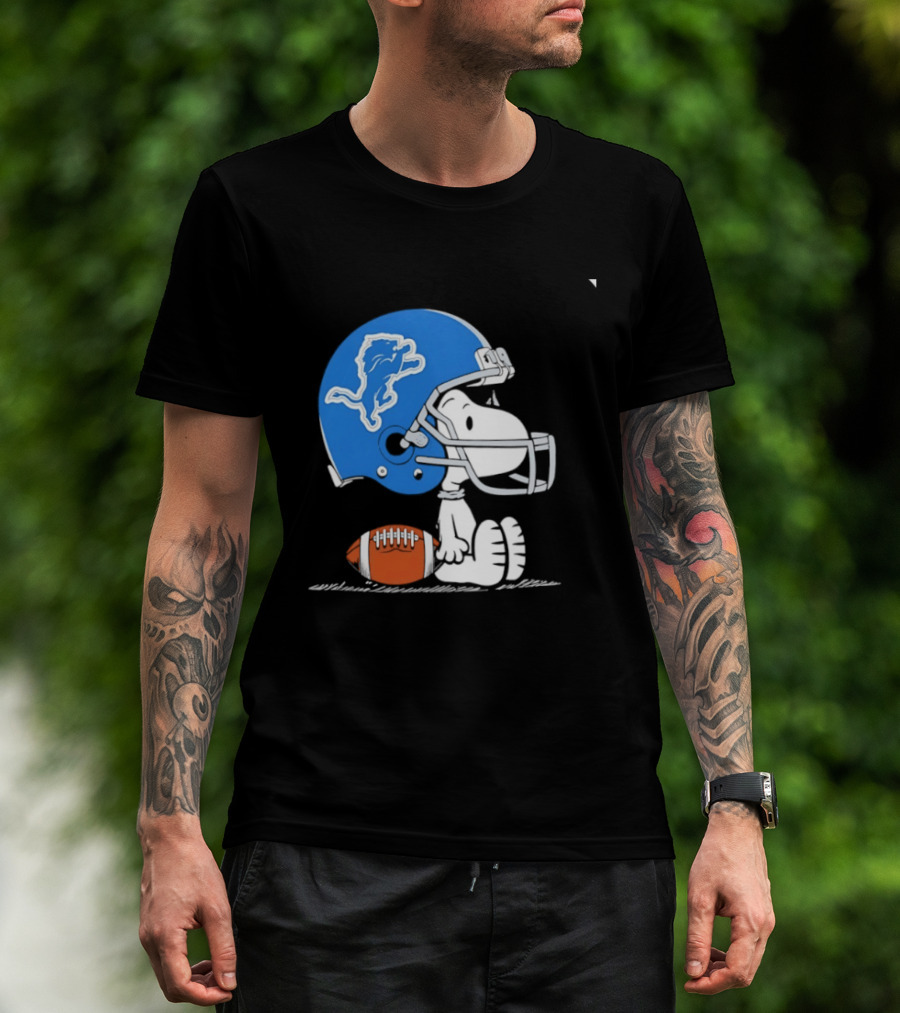 Snoopy Detroit Lions Football Helmet Collaboration NFL Peanuts T-Shirt