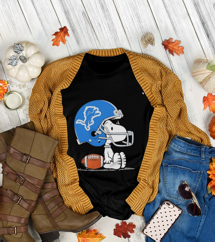 Snoopy Detroit Lions Football Helmet Collaboration NFL Peanuts T-Shirt