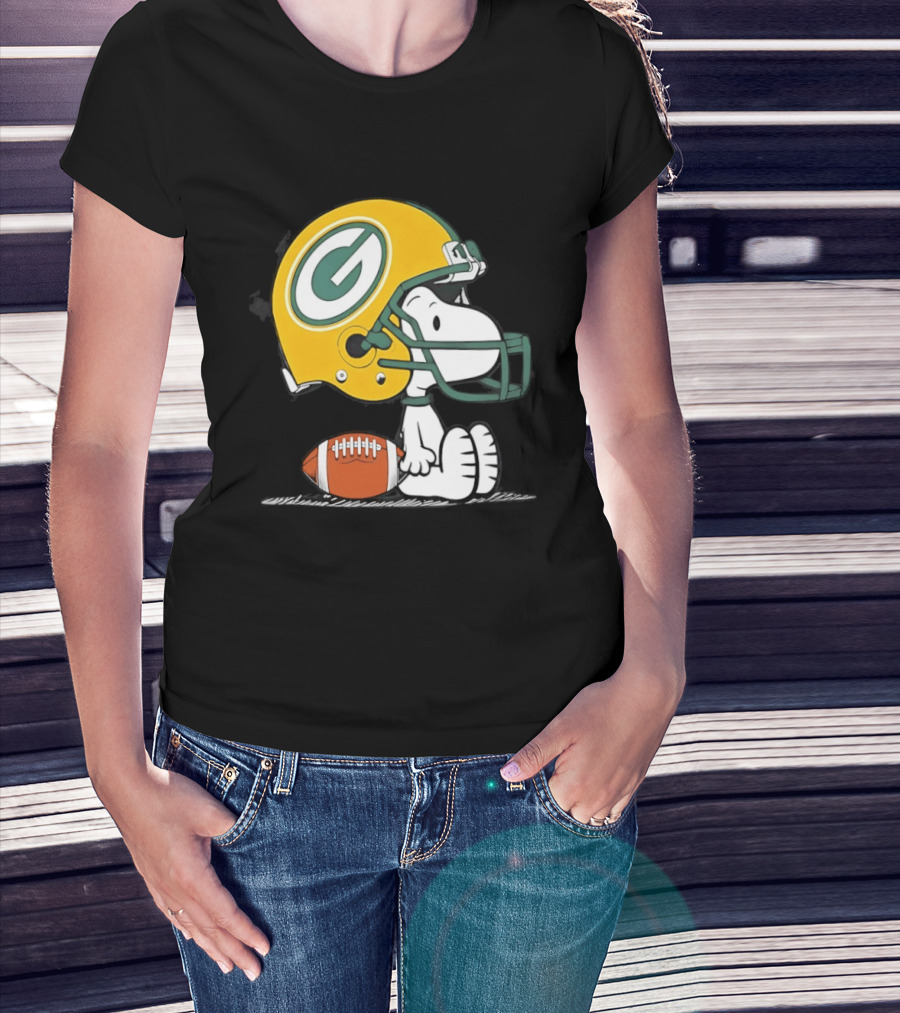 Snoopy Green Bay Packers Football Helmet Collaboration With Peanuts T-Shirt