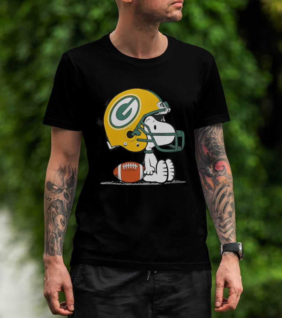Snoopy Green Bay Packers Football Helmet Collaboration With Peanuts T-Shirt