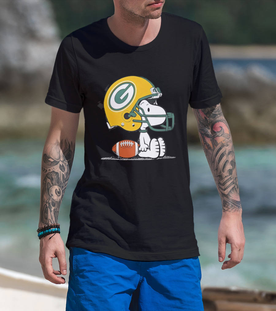 Snoopy Green Bay Packers Football Helmet Collaboration With Peanuts T-Shirt
