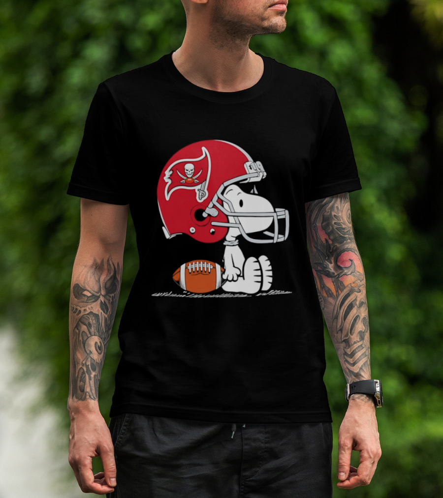 Snoopy Tampa Bay Buccaneers Football Helmet Peanuts Crossover NFL Collaboration T-Shirt