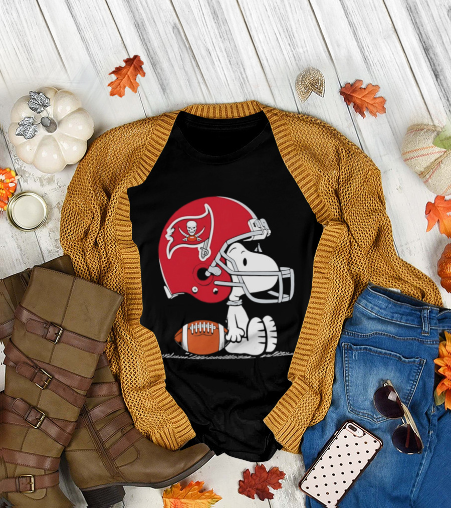 Snoopy Tampa Bay Buccaneers Football Helmet Peanuts Crossover NFL Collaboration T-Shirt