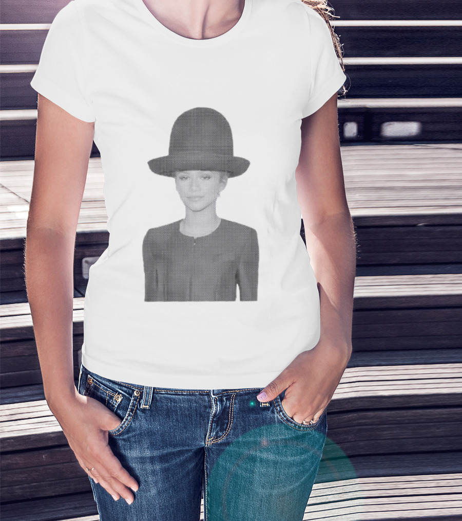 Zendaya Halftone Minimalist Style Fashion Influence T-Shirt
