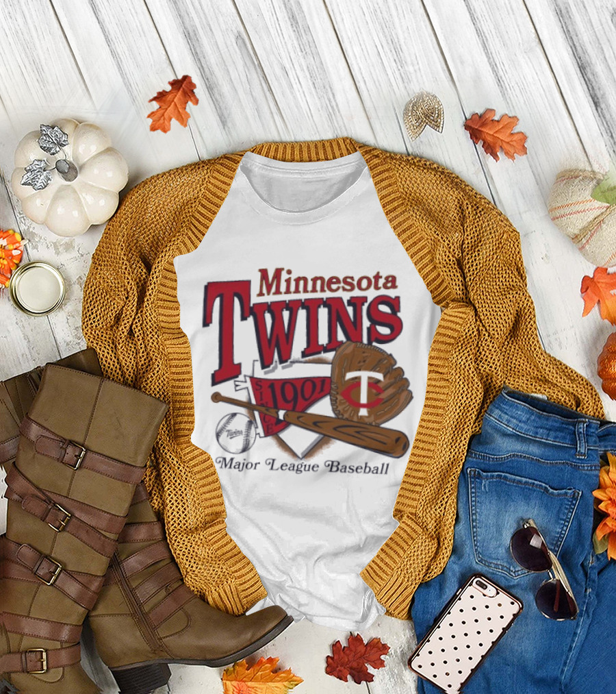 Minnesota Twins Since 1901 Major League Baseball Vintage Bat And Glove T-Shirt