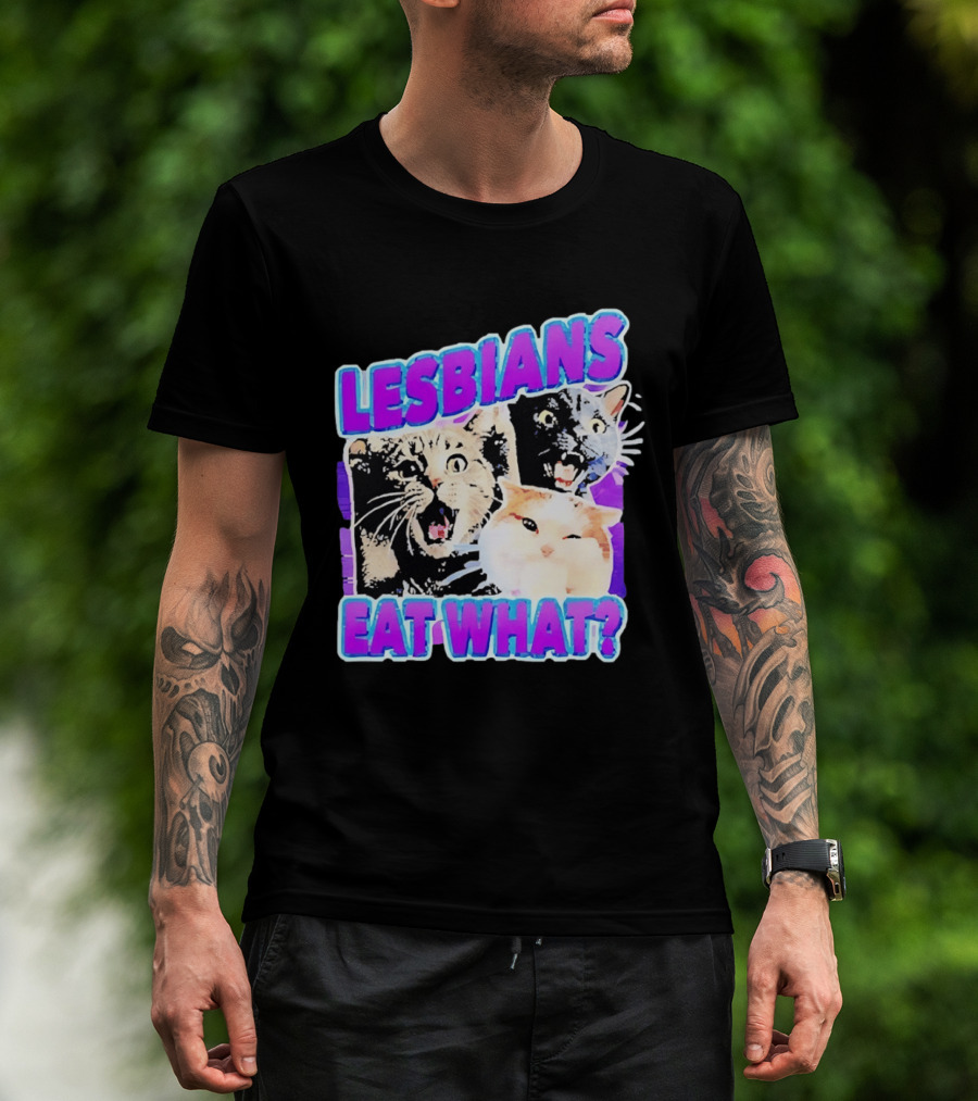 Lesbians Eat What Cat Meme Lesbian Pride Retro Cats T-Shirt