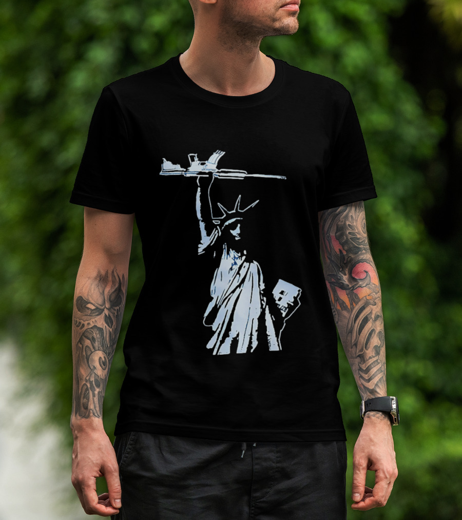 Statue Of Liberty Holding Assault Rifle July 4th Independence T-Shirt