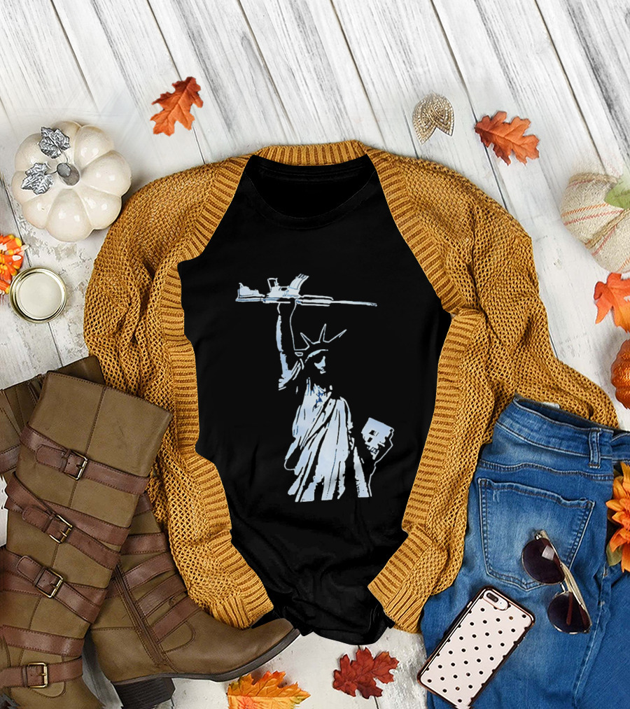 Statue Of Liberty Holding Assault Rifle July 4th Independence T-Shirt