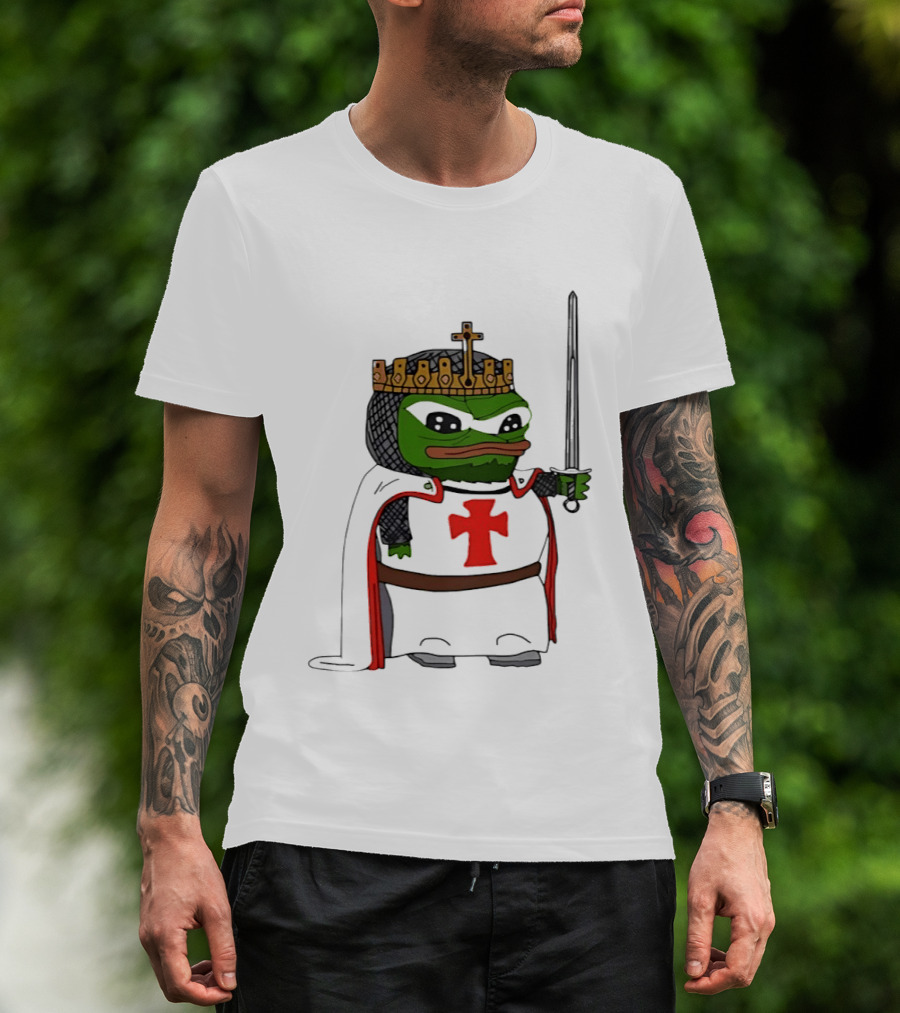 Pepe The Frog King Holding Sword Medieval Crusader Knight With Crown And Cape T-Shirt