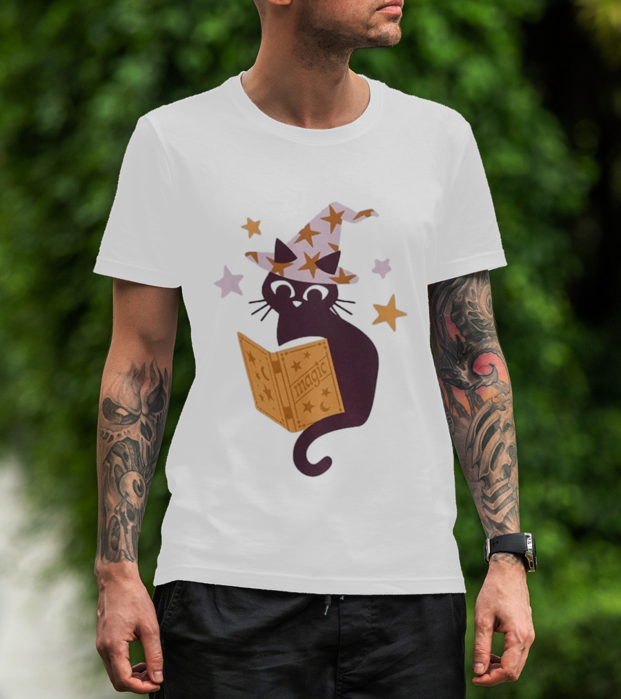 Magic Cat In Witch Hat Reading Spell Book With Stars T-Shirt