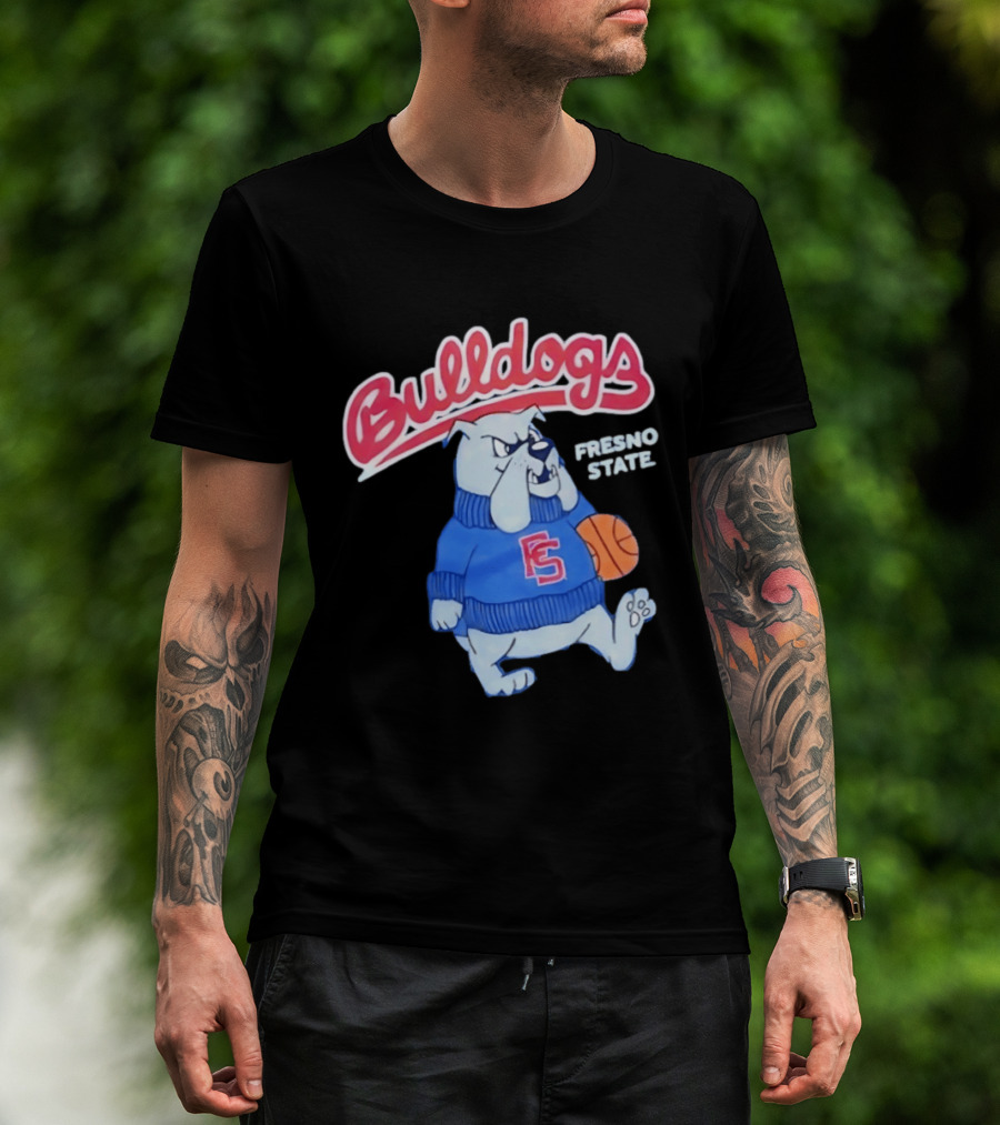 Fresno State Bulldogs Mascot With Basketball And Sweater T-Shirt