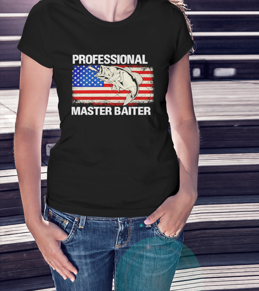 Professional Master Baiter Distressed American Flag Fishing USA Flag T-Shirt