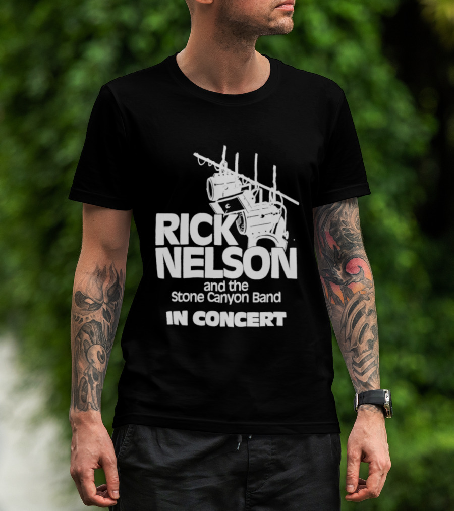 Rick Nelson And The Stone Canyon Band In Concert Trắng Trên Nền đen Dàn đèn Sân Khấu T-Shirt