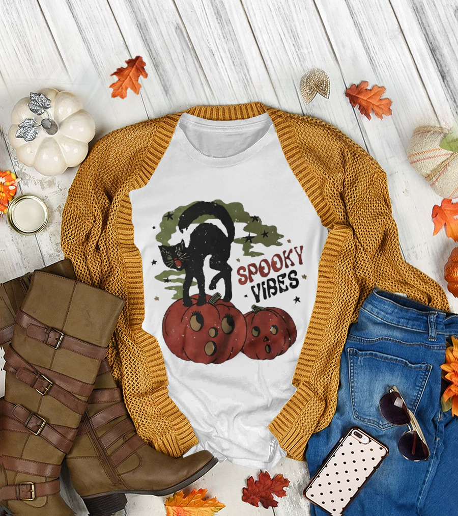 Spooky Vibes Black Cat Pumpkins Halloween Cartoon Stars T-Shirt