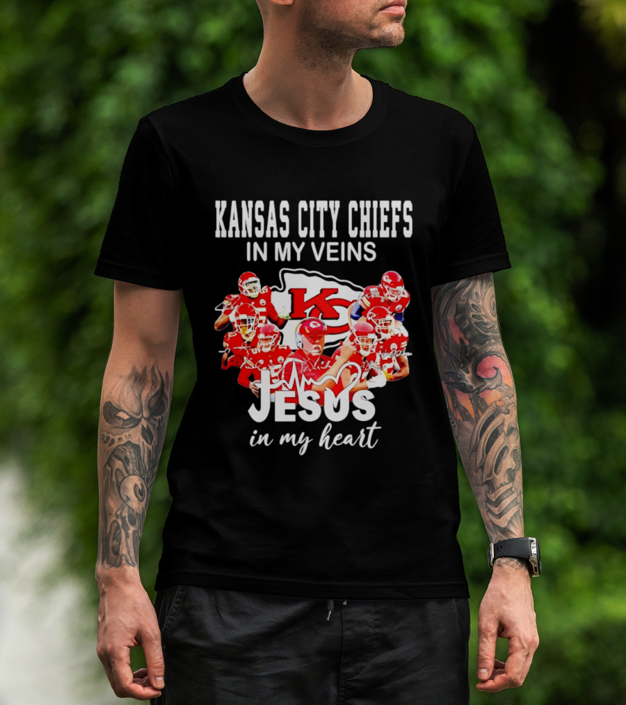Kansas City Chiefs In My Veins Jesus In My Heart Football Fans T-Shirt