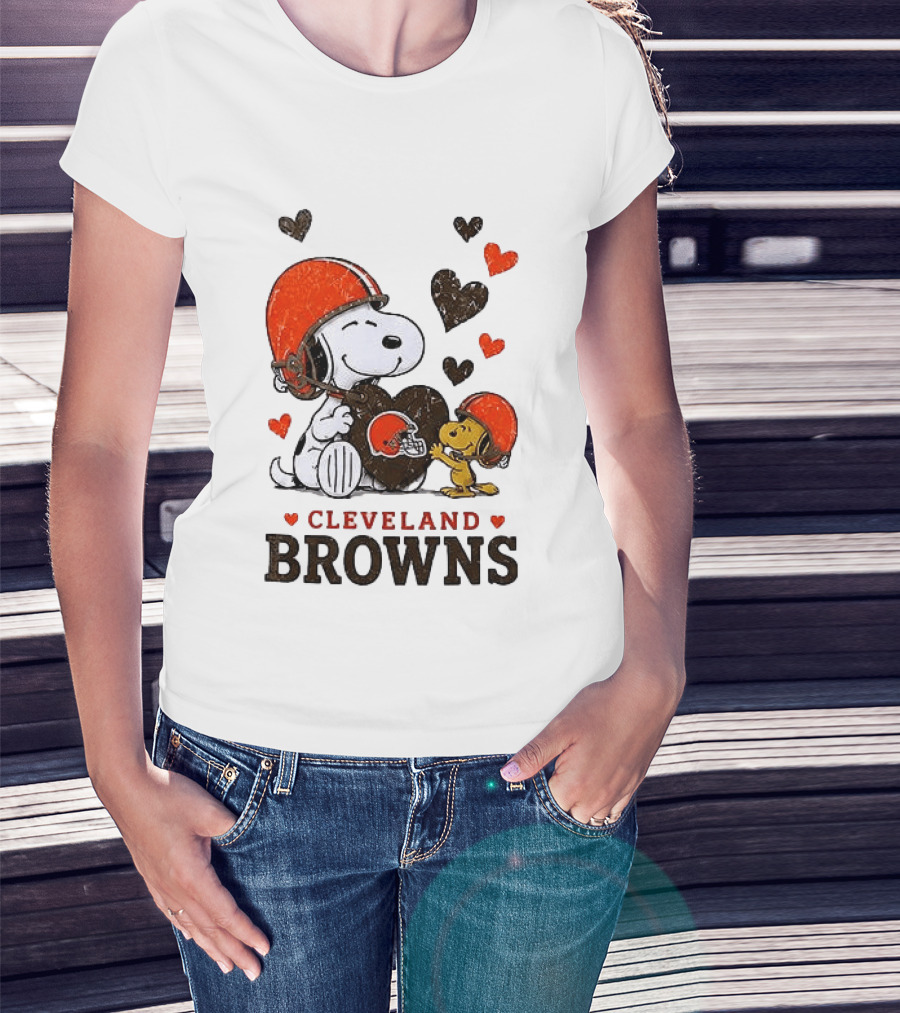 Cleveland Browns Peanuts Snoopy Woodstock Heart Helmets Love T-Shirt
