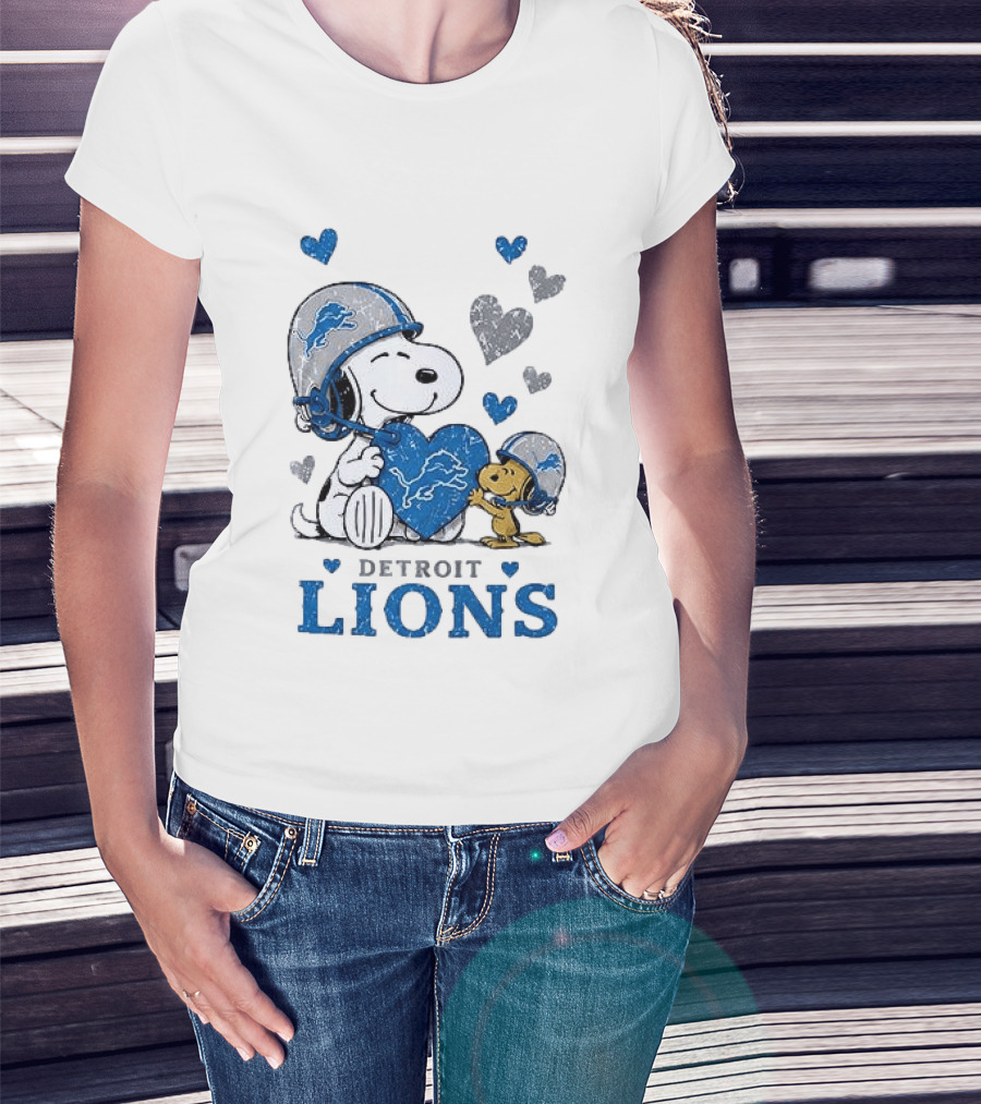 Detroit Lions Peanuts Snoopy Woodstock Heart Helmets Love T-Shirt